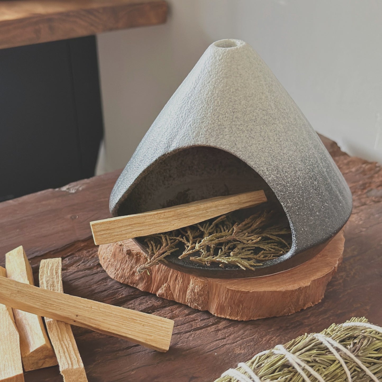 "FOG" Ceramic Aromatherapy Fireplace