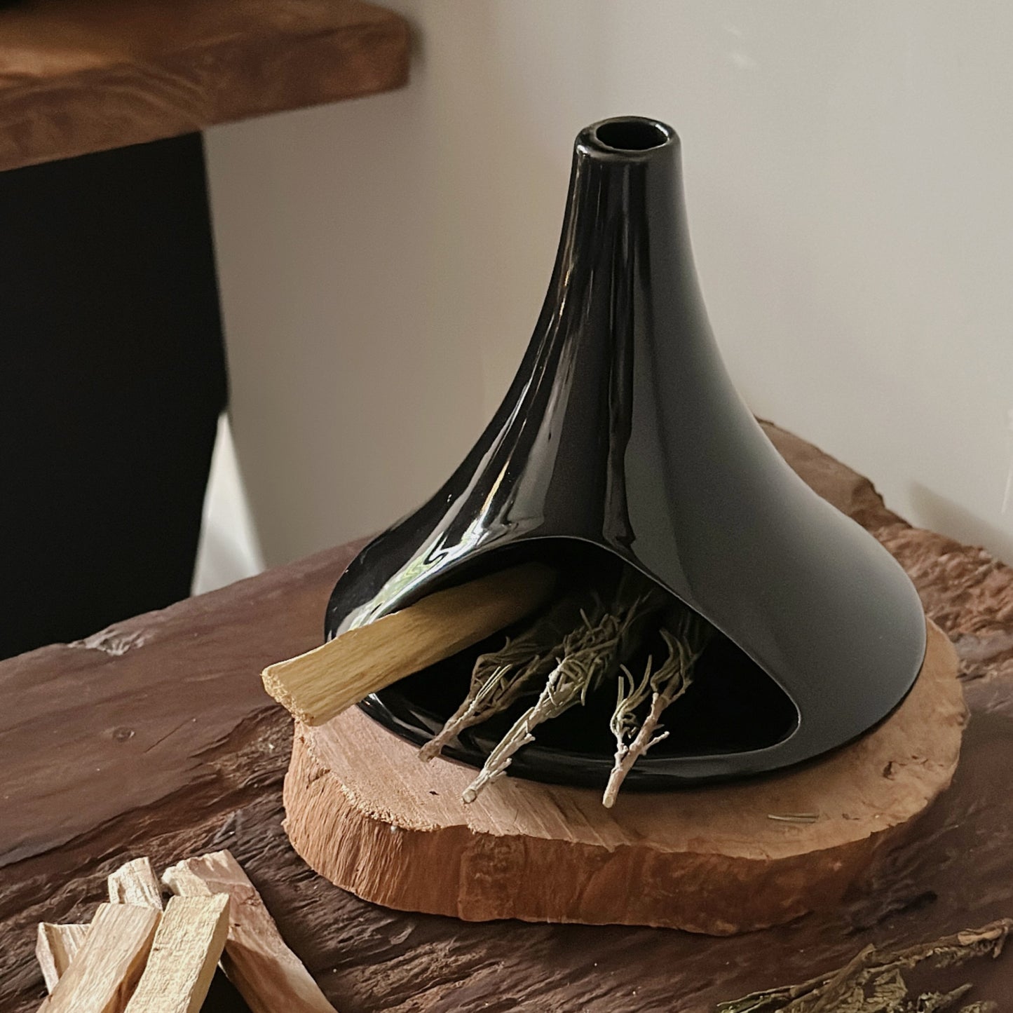 "Waltz" Ceramic Aromatherapy Fireplace