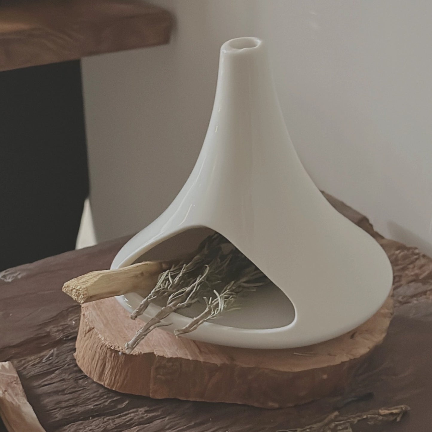 "Waltz" Ceramic Aromatherapy Fireplace