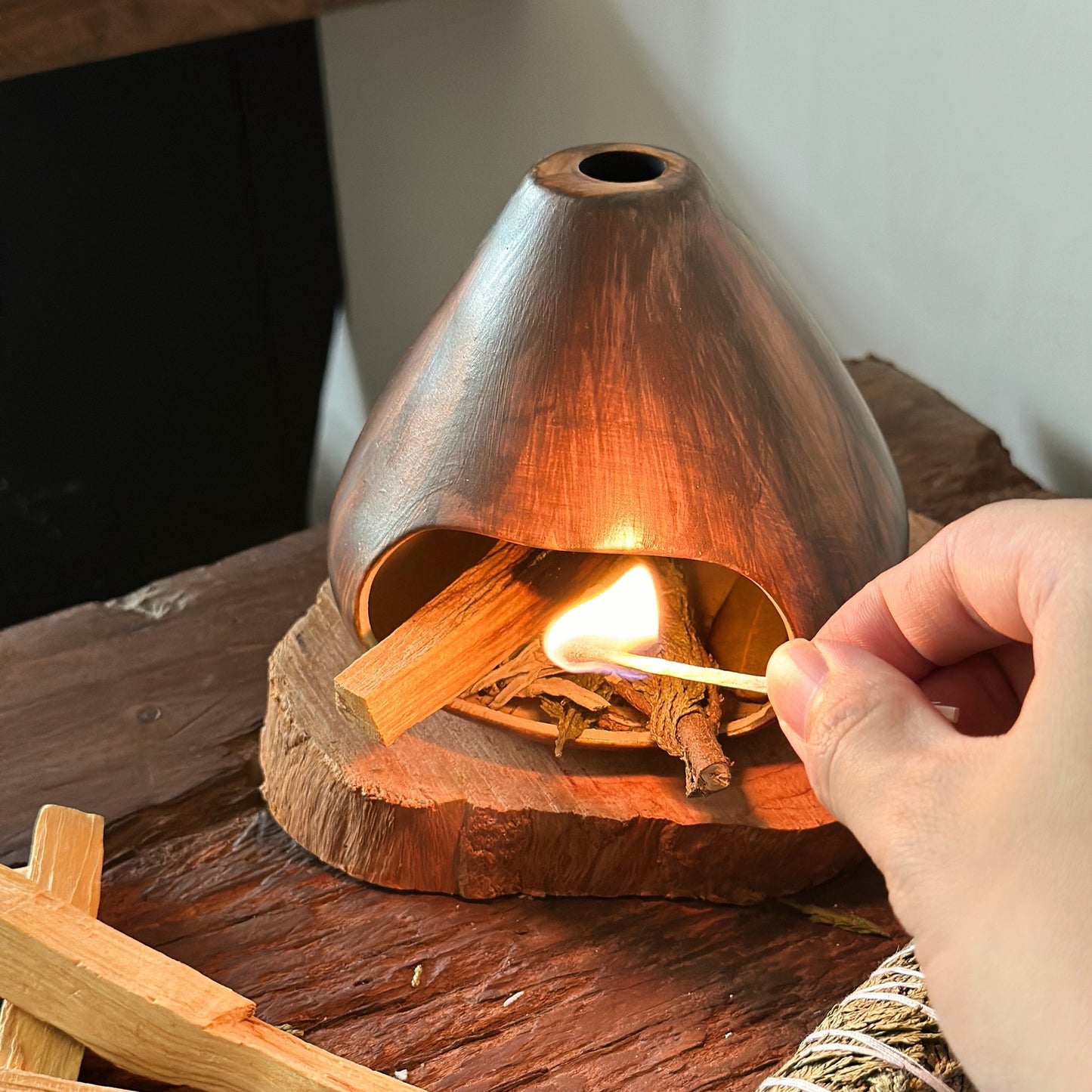"Kiln Wood" Ceramic Aromatherapy Fireplace