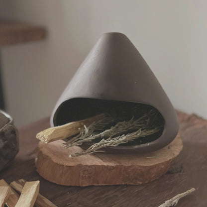 "Pyra Nest" Ceramic Aromatherapy Fireplace