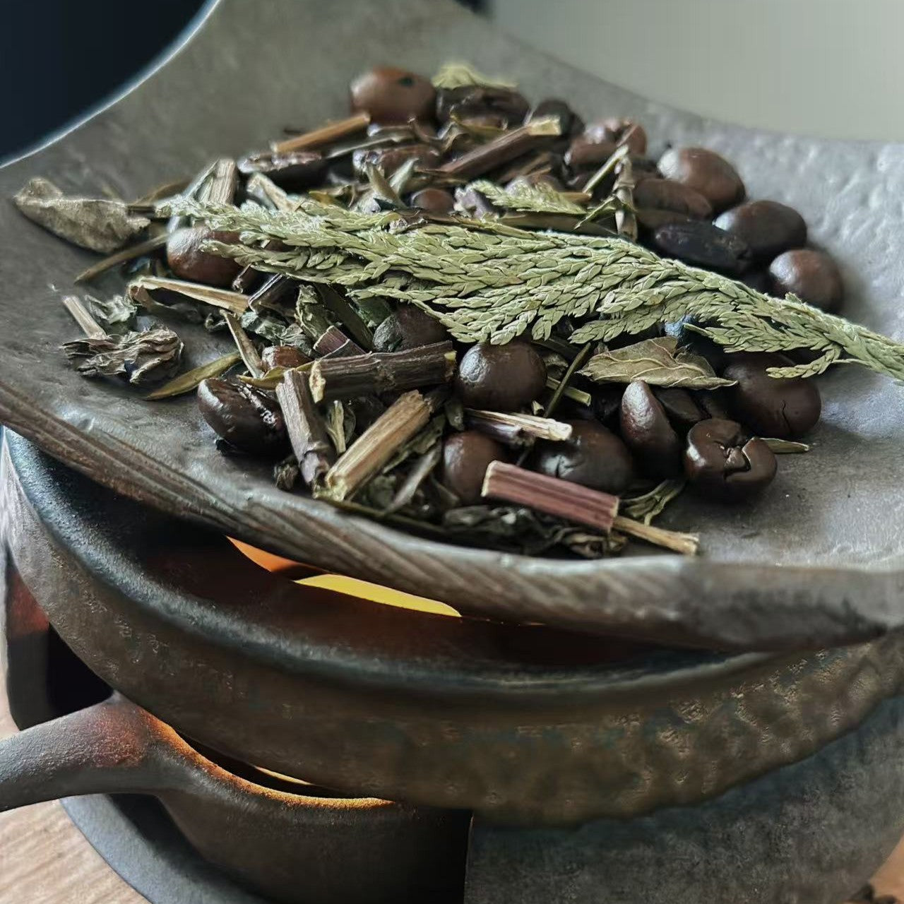 「Gilder」手作り陶器の乾煎り香炉
